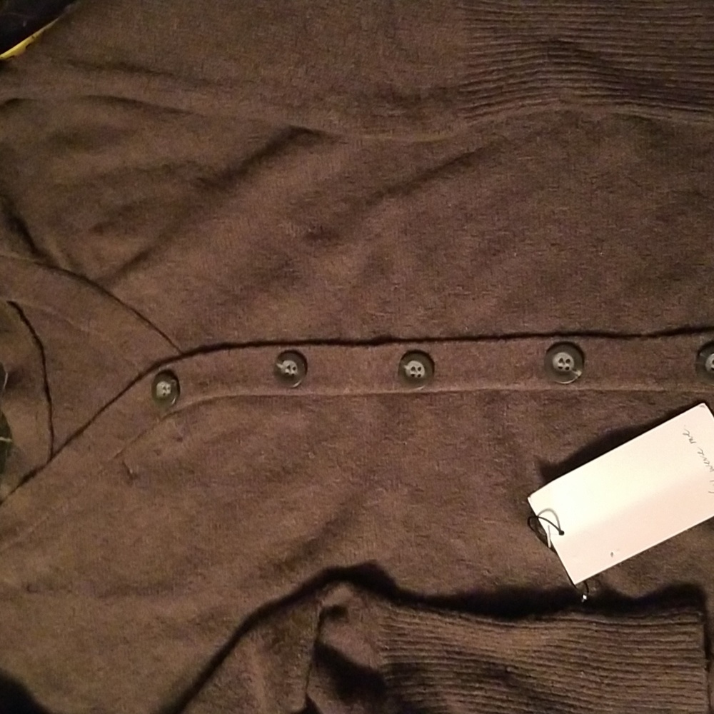 Women's green sleeve sweater